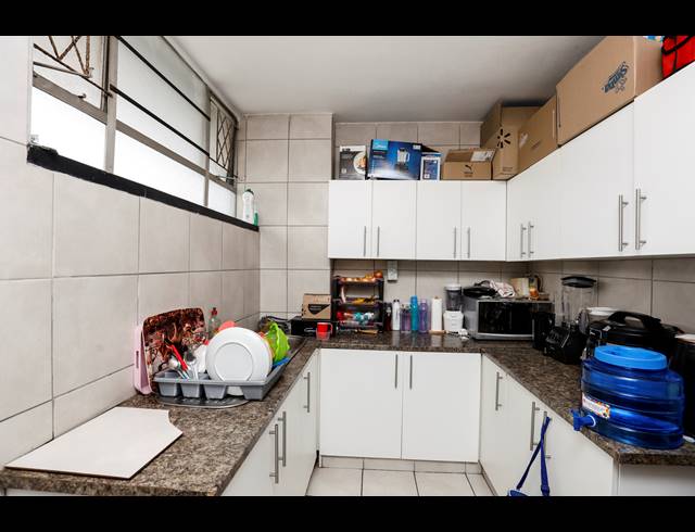 2 BEDROOM APARTMENT FOR SALE IN GLENWOOD
